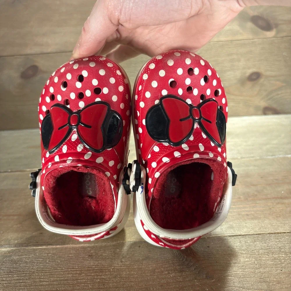 Crocs Classic Lined Girls size 6 shoes Red Minnie fur lined clogs